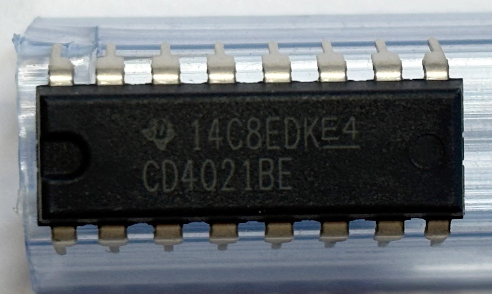 8-Bit Shift Chip Replacement for NES Controller (CD4021BE